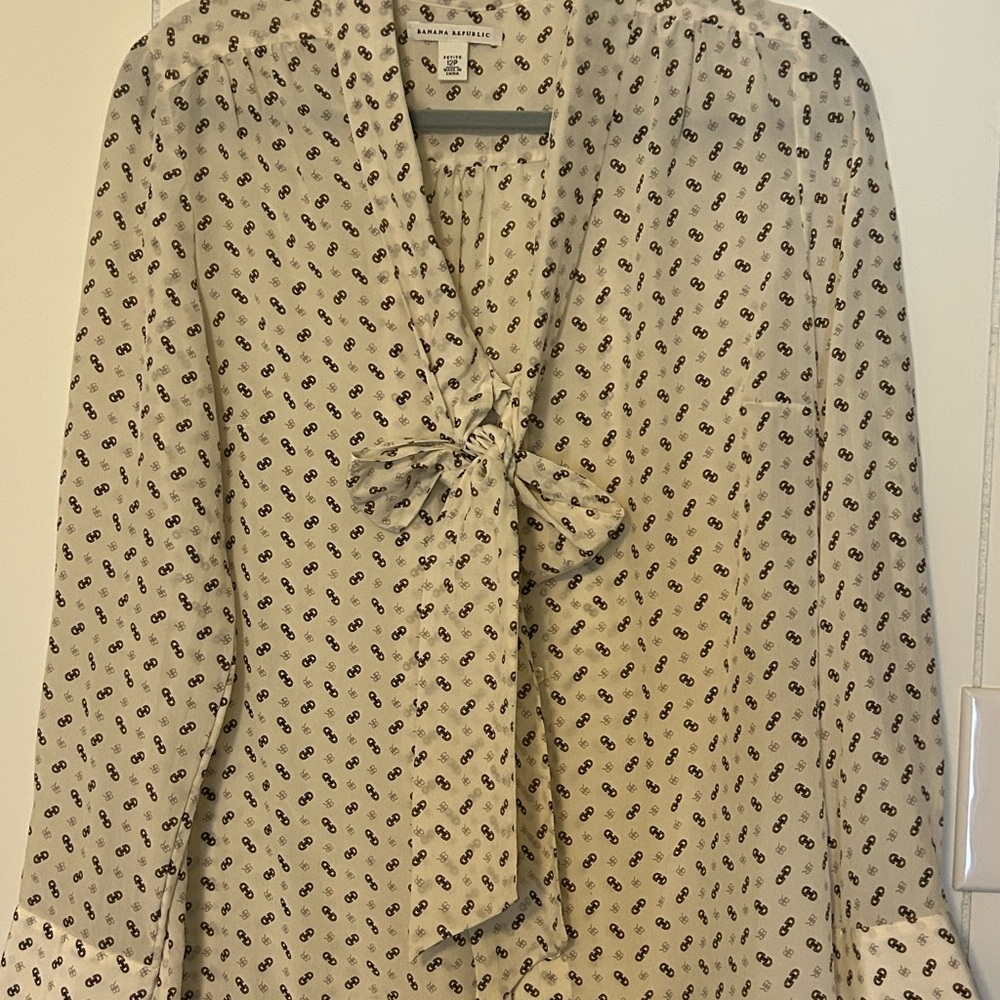 Chic Cream Blouse with Bow Detail